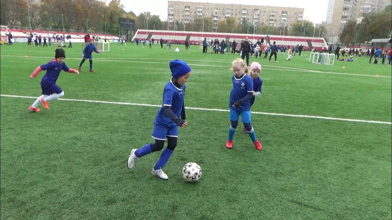 Футбольная школа чертаново. Фк ростов молодежка. Футбольная школа черта. Чертаново. Фк чертаново 2010.