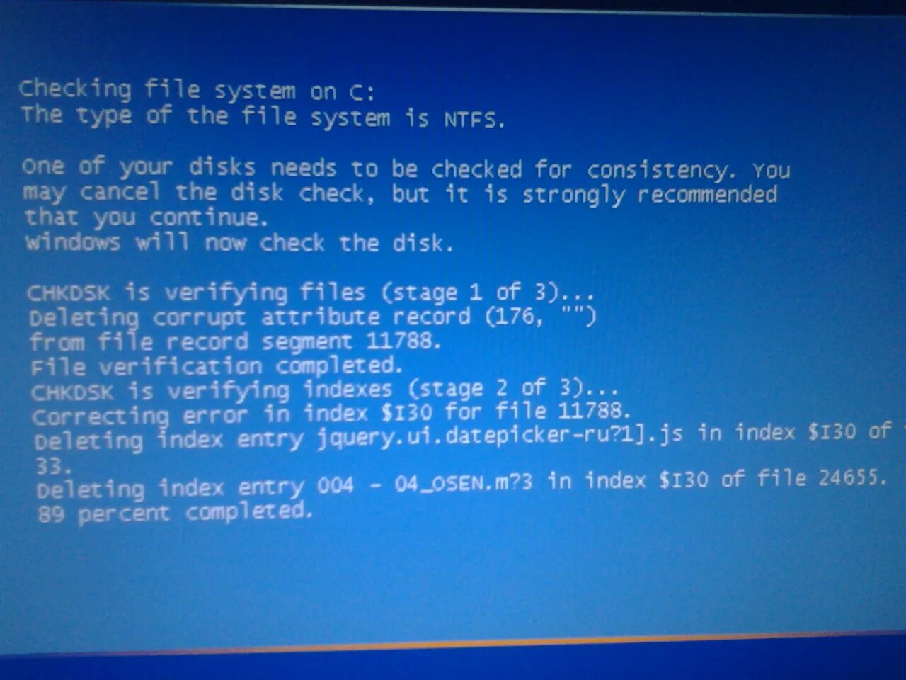 Checking Disk. NTFS file System. The Type of the file System is NTFS. Disk checking при запуске Windows 10.