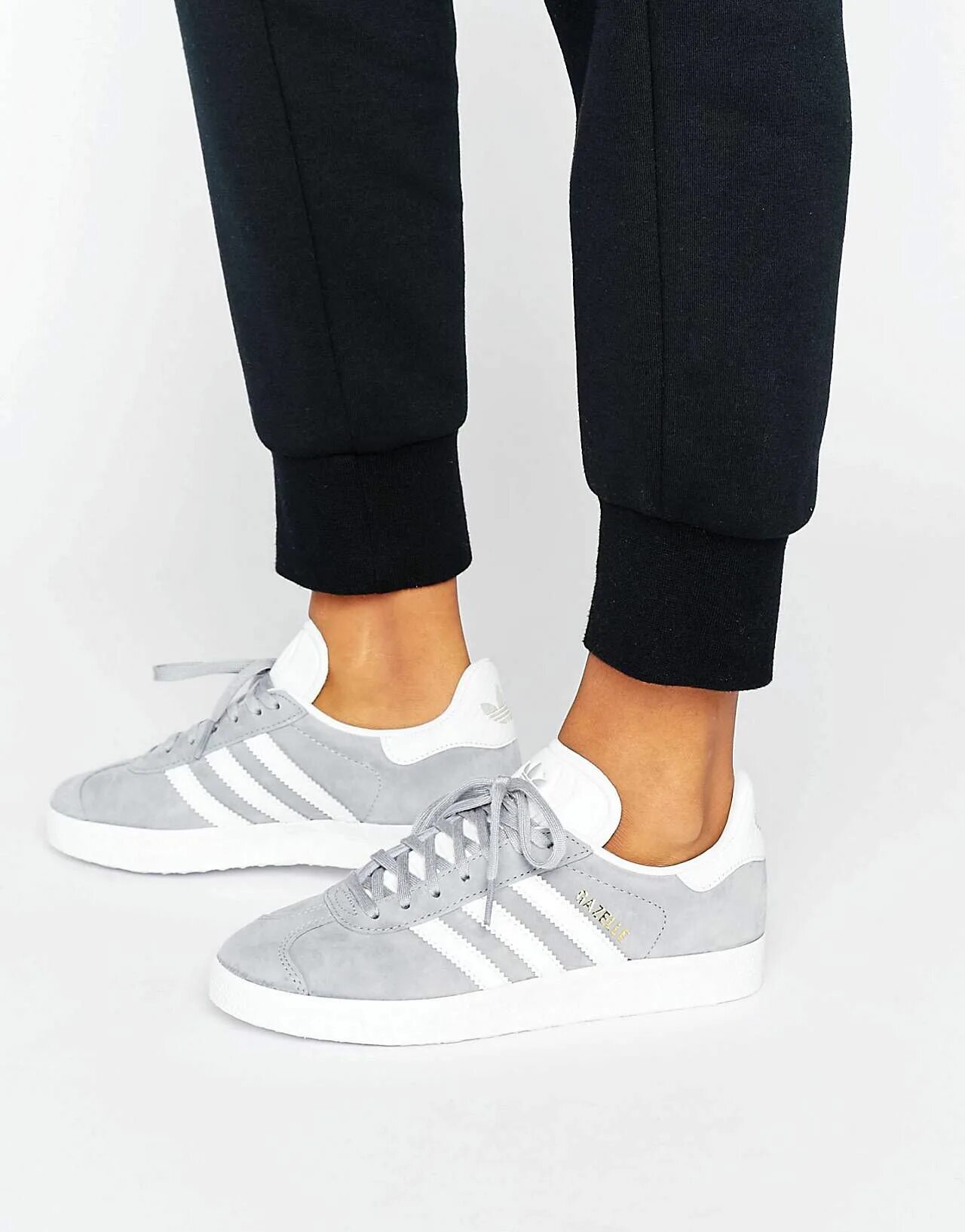 Кроссовки с белыми вставками. Серые кроссовки adidas Originals Gazelle. Кроссовки adidas Gazelle Grey. Adidas Gazelle женские серые. Adidas Originals Gazelle женские.