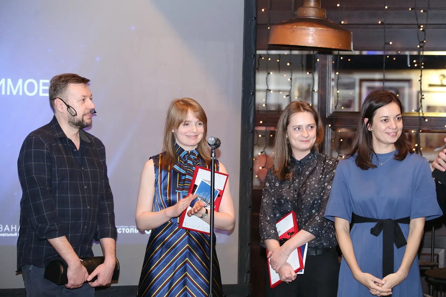 Обухова ньюс. Забастовка профсоюза. Министерство здравоохранения лнр. Обухов кпрф фото. Обухова ньюс.