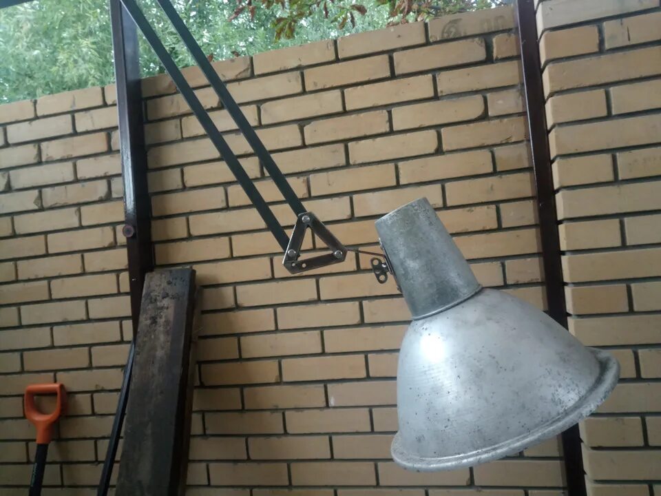 Лампа кайзер гармошка. Настольная лампа солнце. Бра industrial scissor. Лампа пантограф. Лампа гармошка кунг.