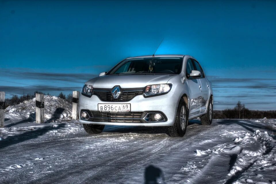 Рено логан 2 стрелка 2. Рено логан 2 серебристый. рено логан 2 гонка. рено логан 2 2019. renault logan 2 автокласс.