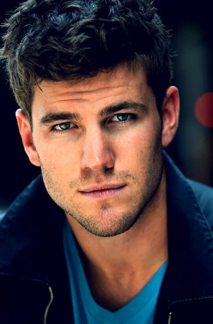 Austin Stowell. Остин Стоуэлл Стоуэлл. Остин Стоуэлл 2021. Остин Стоуэлл молодой.