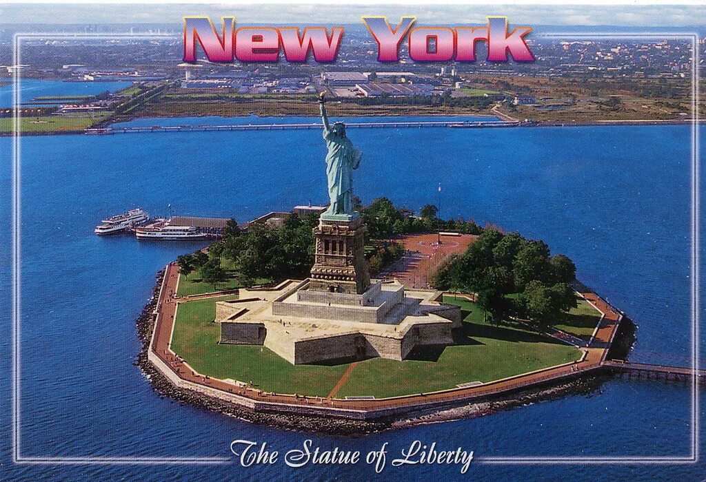 Статуя свободы нью-йорк 1912. Остров либерти со статуей свободы. Остров либерти со статуей свободы. Сша остров либерти. Статуя свободы на острове свободы.