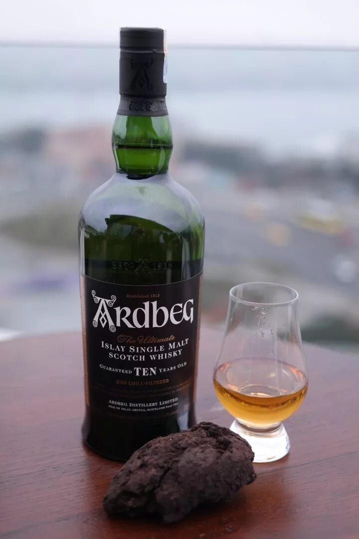 Ardbeg ten. Ardbeg corryvreckan. Ardbeg black. Торфяной виски ardbeg. 7 л.