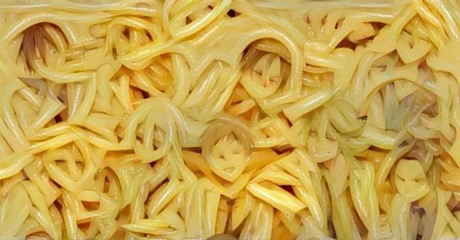 Необычные макароны. Мемы про макароны. Лапша спагетти. Sexy спагетти. Макароны хочешь.