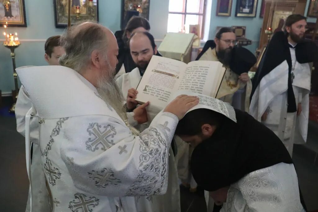 Настоятель игумен сергий лагуткин. Настоятель католического монастыря 5. Митрофан (баданин). Игумен никодим крюков церковь святой екатерины. Настоятель мужского католического монастыря 5 букв.