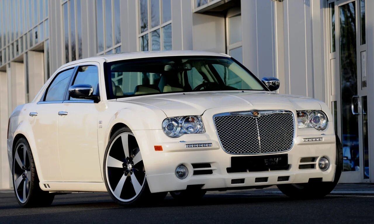 Chrysler 300 2005. Chrysler 300c. Chrysler 300c. Крайслер 300с черный седан. 300 c машина.