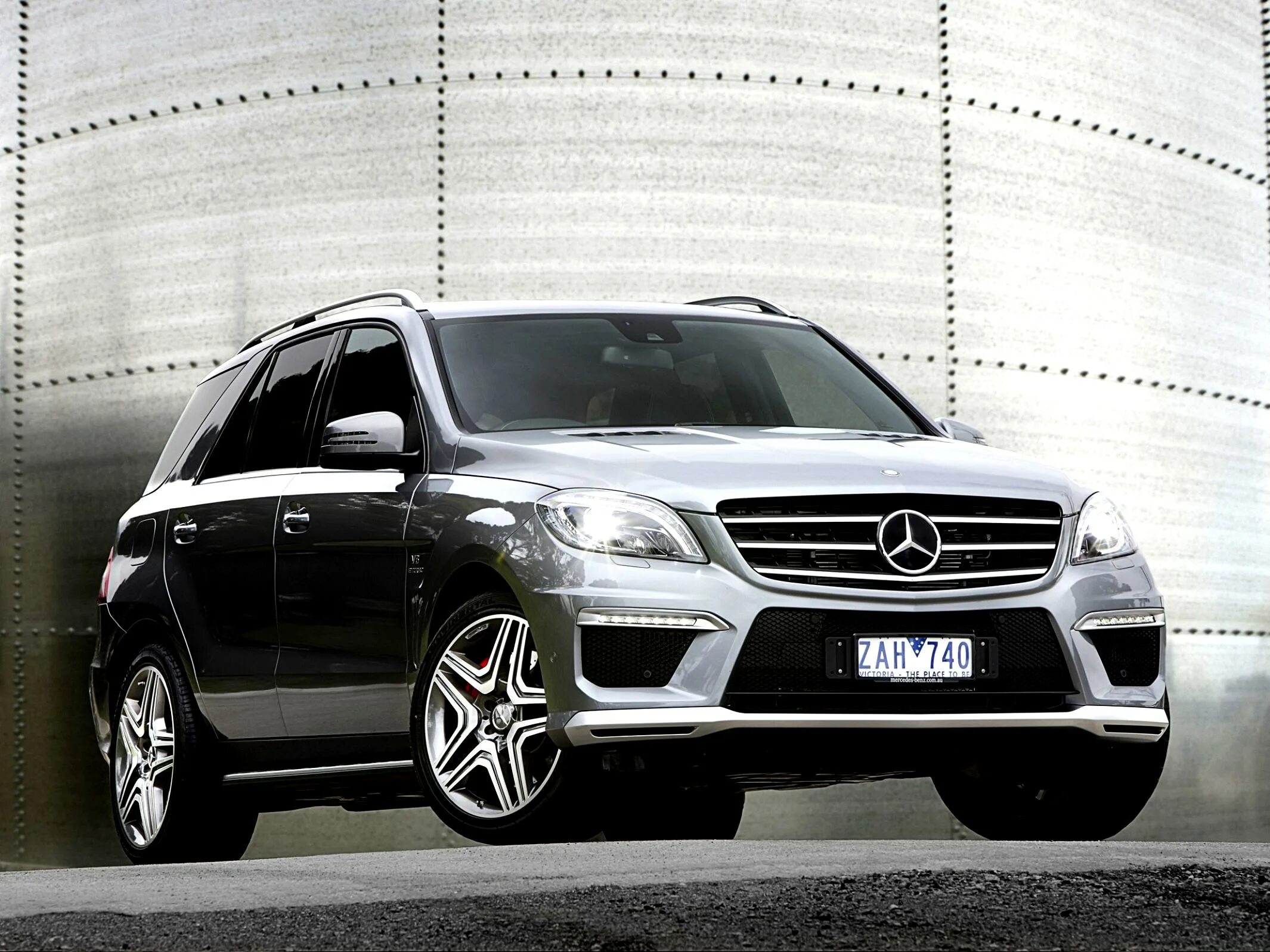Мерседес мл 2016г. W166 бензин. Ml 63 amg w166. Мерседес ml w166. W166 бензин.