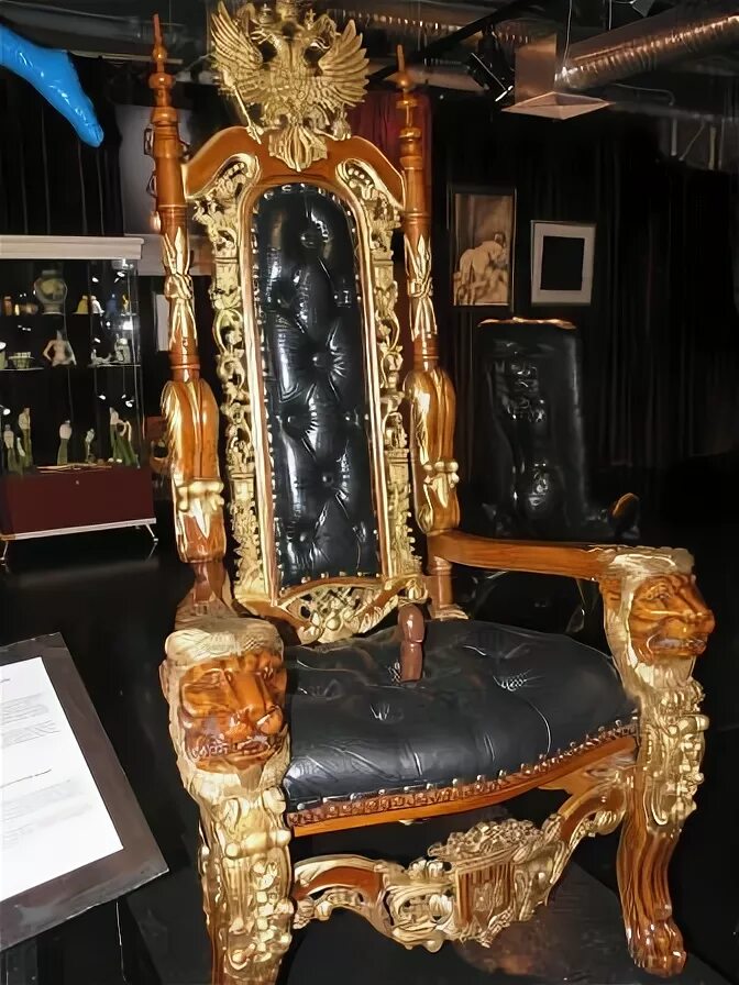 комната утех екатерины. тайная мебель екатерины 2. трон екатерины 2 для утех. трон екатерины 2 для утех. трон екатерины 2.