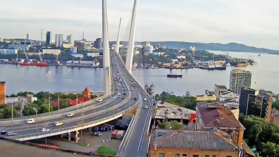 Веб владивостока. Золотой мост Владивосток. Золотой Рог Владивосток. Мост через золотой Рог Владивосток. Веб камера золотого моста во Владивостоке.