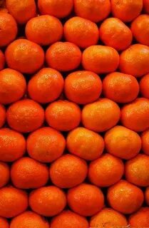 Включи оранжевого цвета