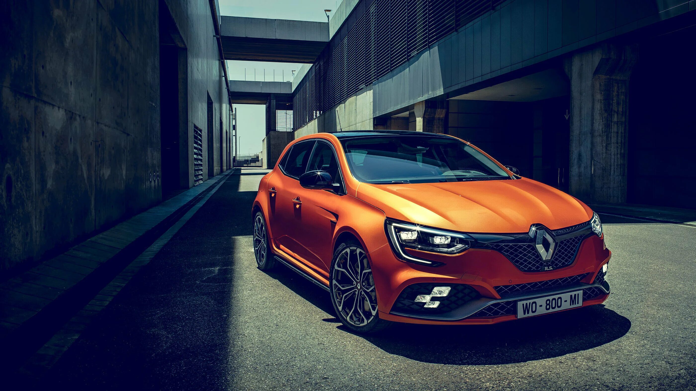 Скачать 2048x1152 renault megane, renault, автомобиль, желтый, дорога, асфальт о