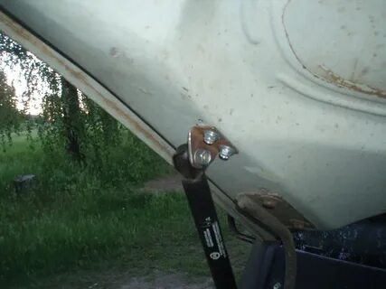 Газовые упоры на газель
