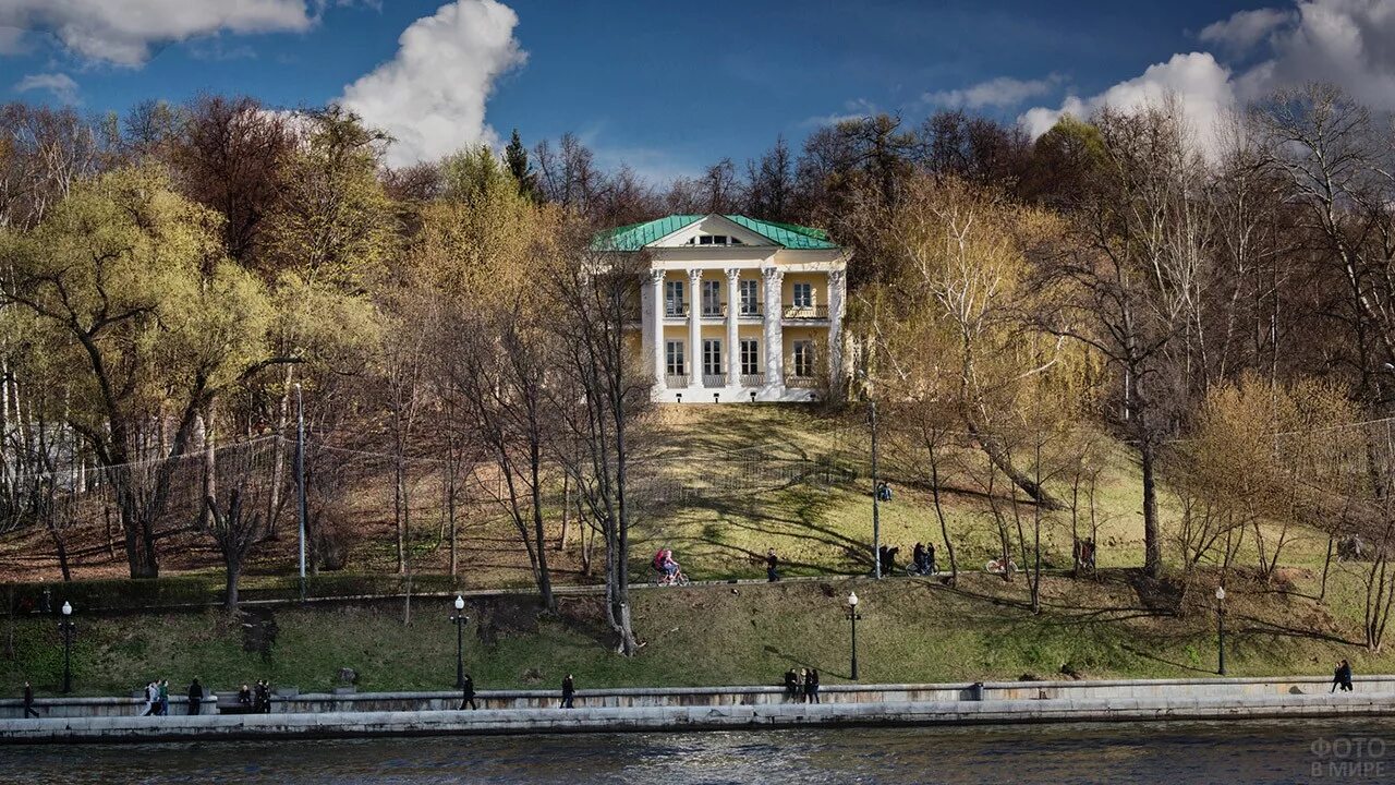 Парк горького дом. Парк Горького Москва Нескучный сад. Воробьевы горы Нескучный сад. Нескучный сад в Москве весной. Нескучный сад набережная.