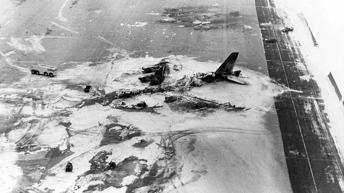 Авиакатастрофа 24 августа 2004 года. Центральное кладбище волгоград. Авиакатастрофа a321 над синаем. Авиакатастрофа над туле. Крушение ту 134 в 2004 году в тульской области.