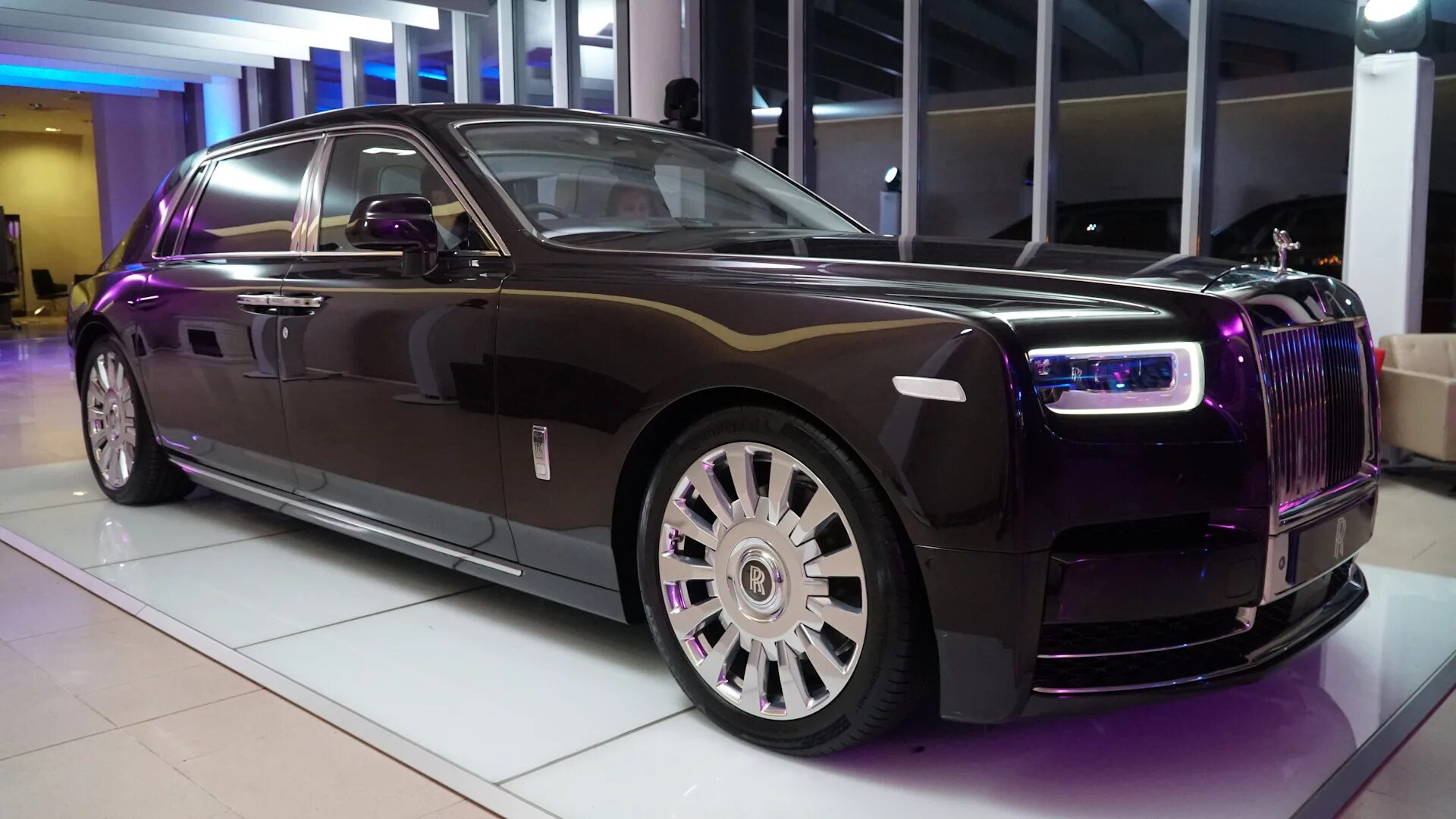 Акума роллс ростов. Роллс Ройс 2022. Роллс Ройс Фантом 2022. Rolls Royce Phantom 2020. Rolls Royce Ghost 2022.