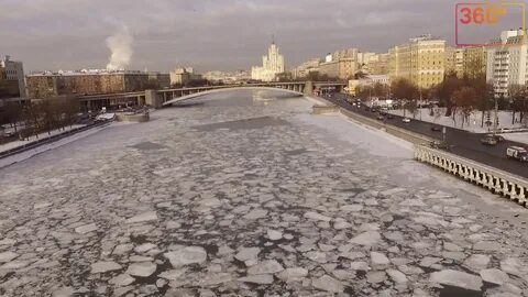 Москва река замерзла