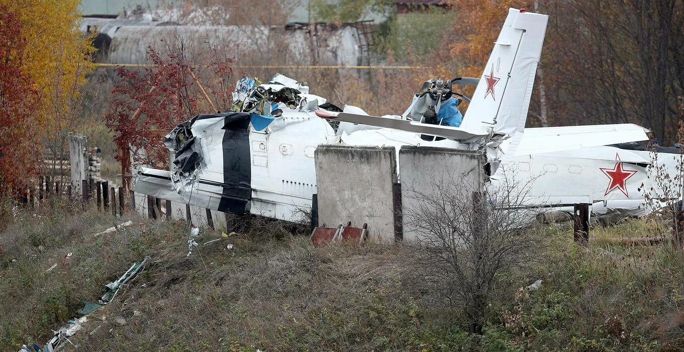 Самолет разбился погибло. L 410 самолет. Катастрофа л410 в Мензелинске. Катастрофа l-410 в Татарстане.