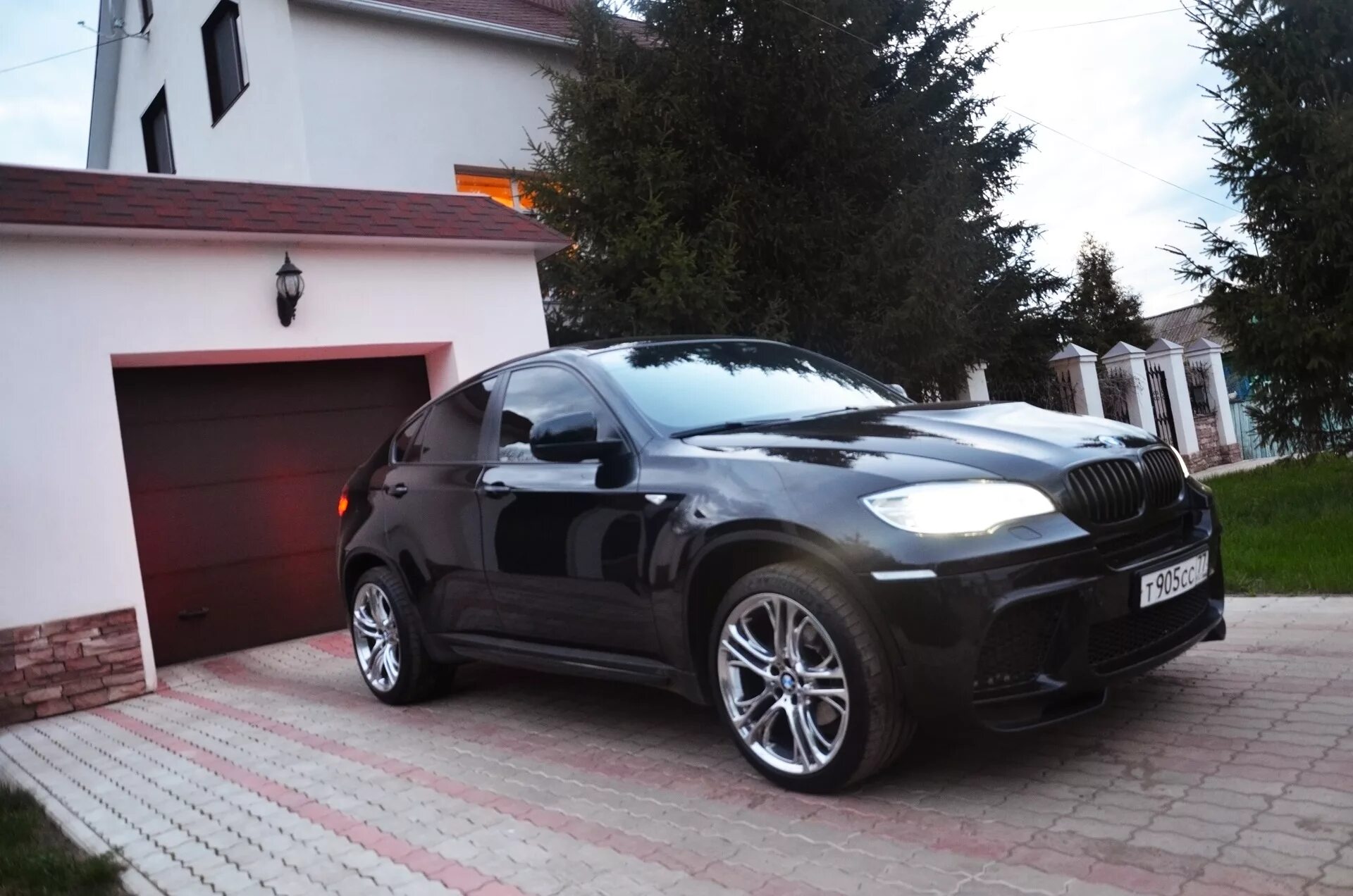 Х 6 9 32. BMW x6 e71. БМВ x6 e71 черная. BMW x6 r21. BMW x6 e71 drive2.