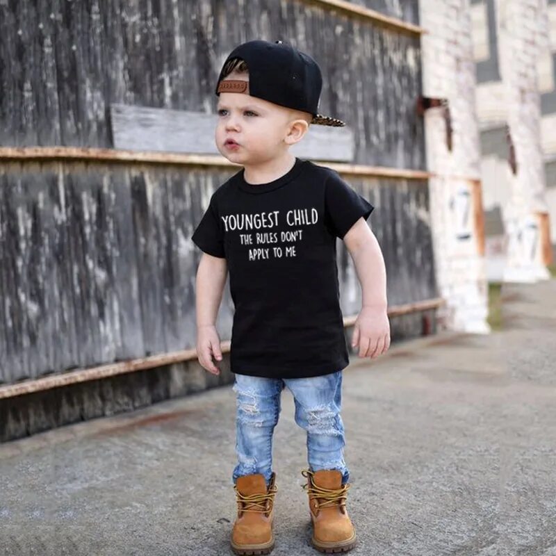 Крутая одежда для мальчиков. Модные маленькие мальчики. Четкие детки. Дети классные картинки. Маленький мальчик в спортивном костюме.