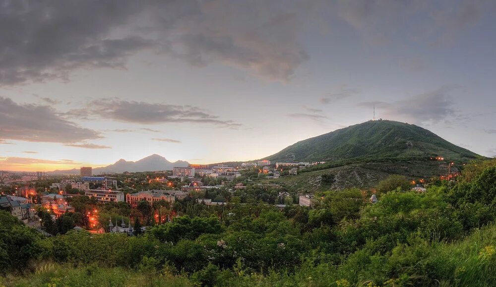 Кмв 5. Пятигорск орел памятник. Гора бештау минеральные воды. Кмв 5. Орел на горе машук в пятигорске.