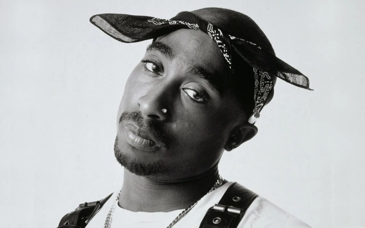 Тупак шакур песни слушать. 2pac шакур. тупак амару шакур. тупак шакур фото. тупак на аву.