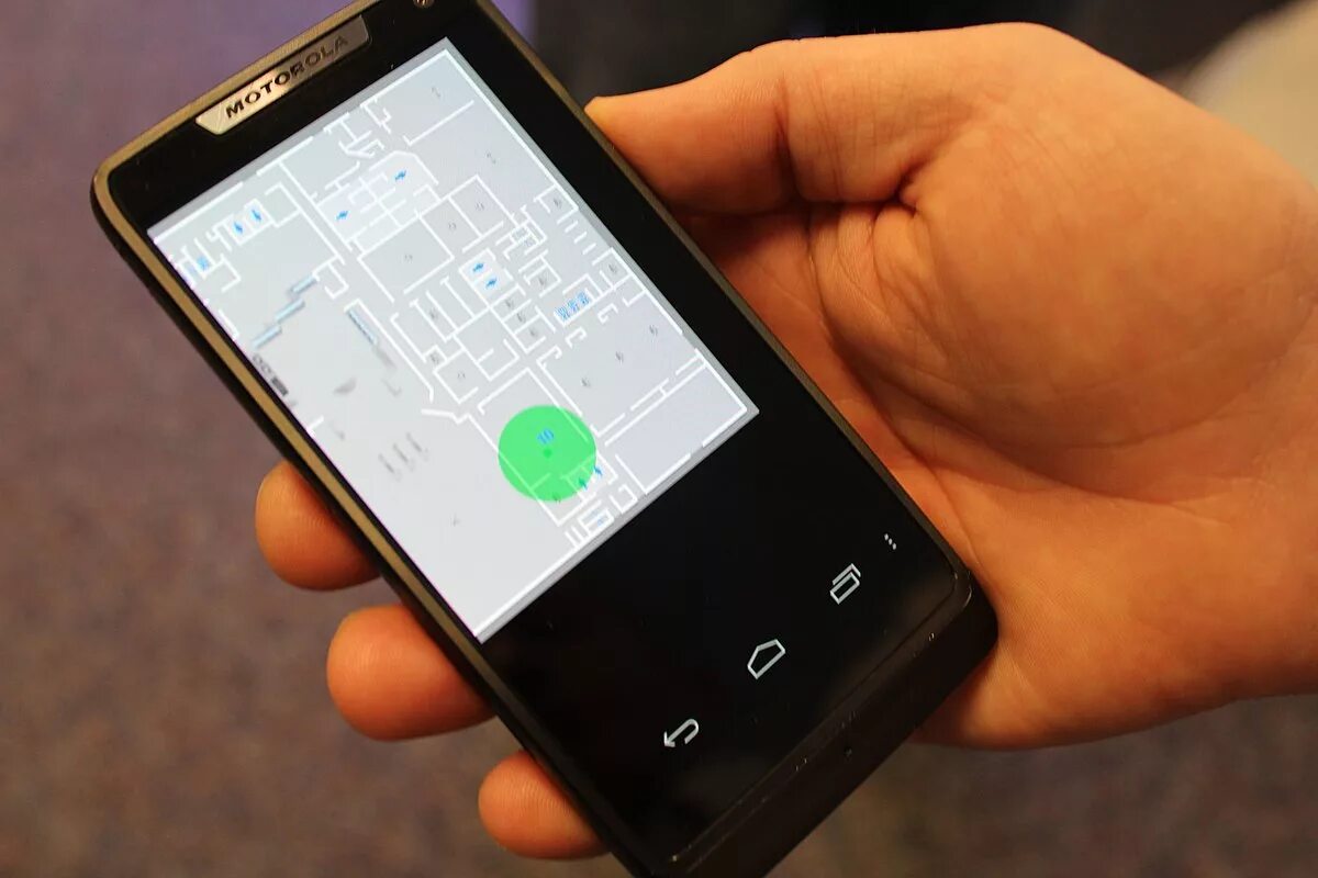 Gps telephone. Phone tracker. Телефон сотовый с навигатором. Inrico t526 programming. Смартфон навигация клип арт.
