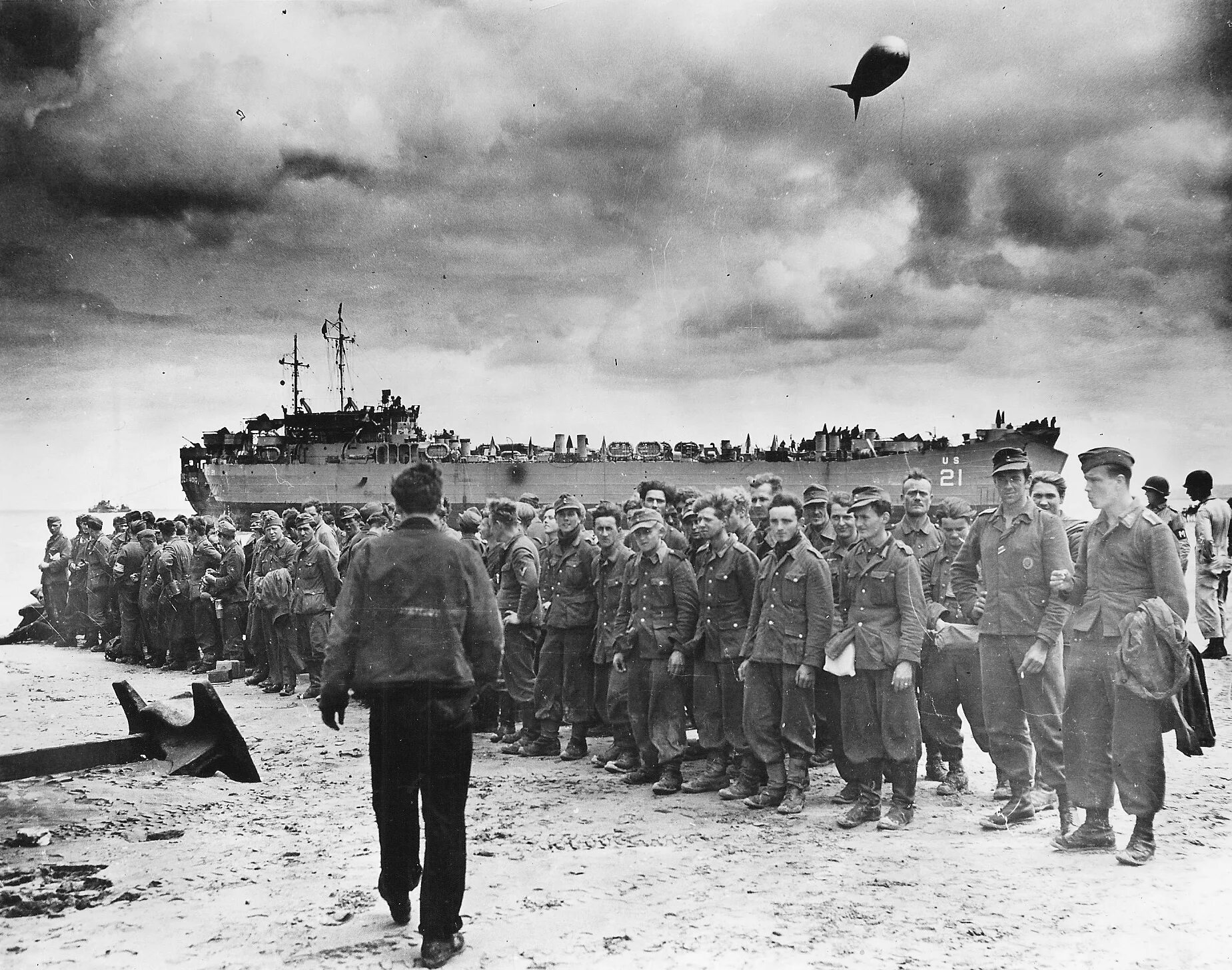 День 1944. Высадка в нормандии 1944. высадка союзников в нормандии в 1944. день д нормандия 1944. высадка в нормандии 1944 немцы.