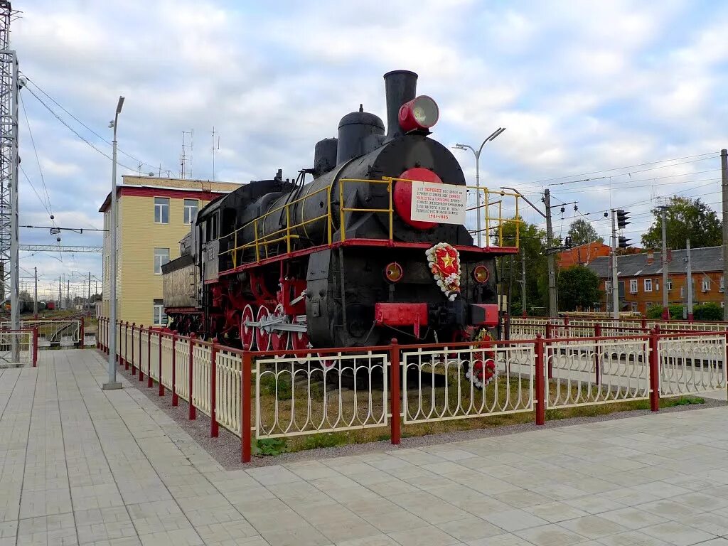 площадь бологое. памятник высоцкому в бологое. бологое сквер кирова. дом купца артемьева бологое. площадь бологое.