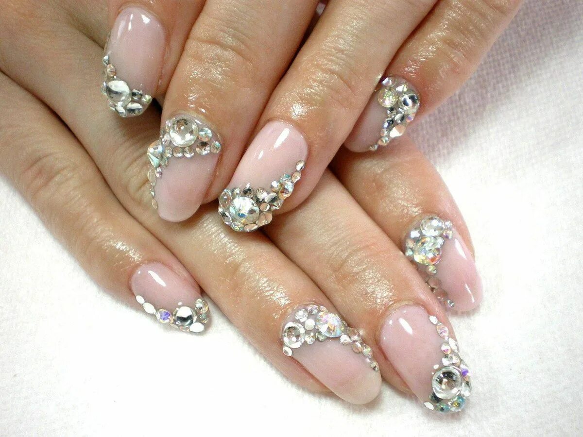 Ногти с камушками. Ногти с камушками. Маникюр с камнями. Ногти со стразами. Ногти с камушками.