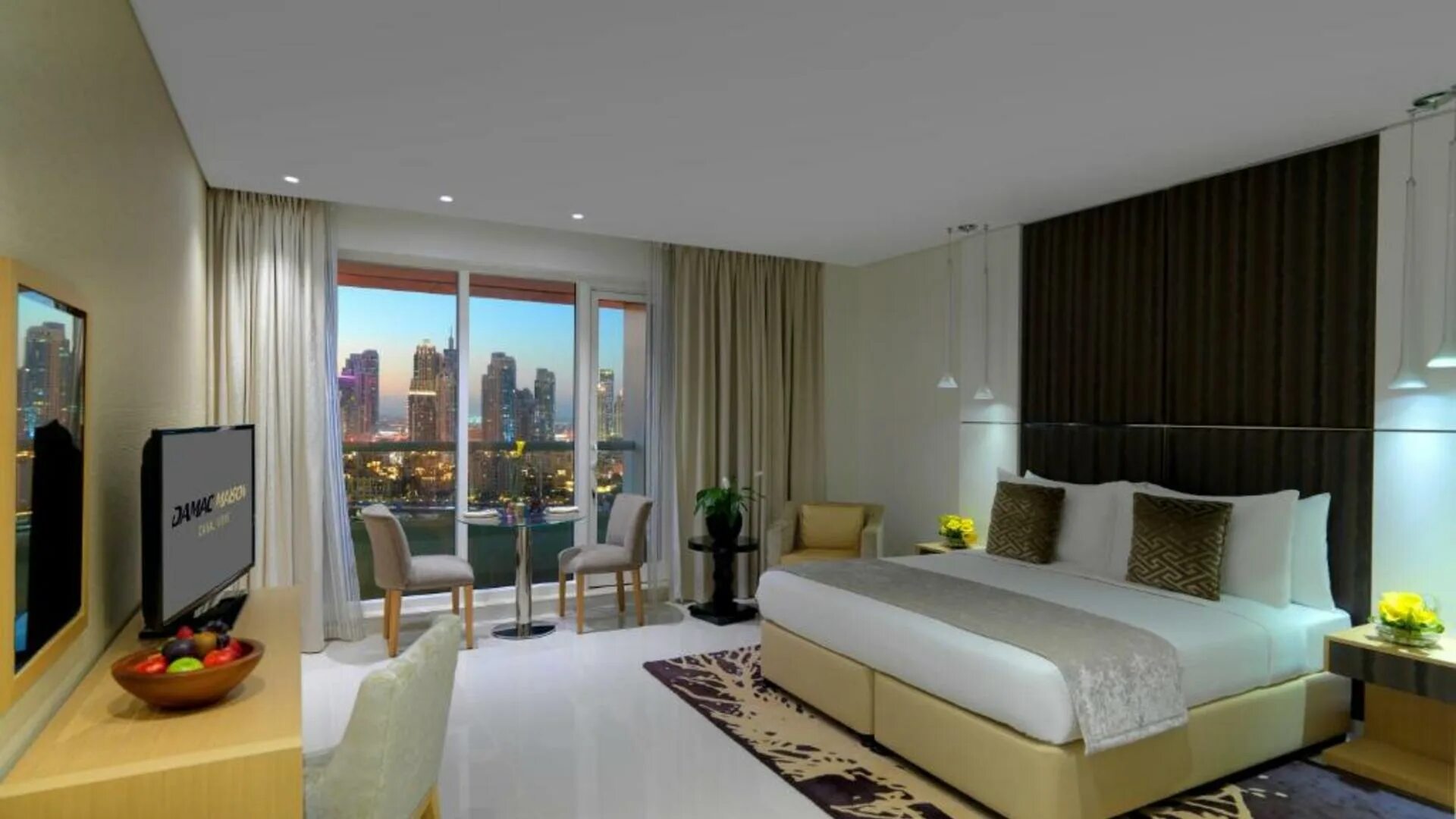 Стоит квартира в дубае. Damac green acres. damac maison canal views. damac hills versace. квартира в дубае.
