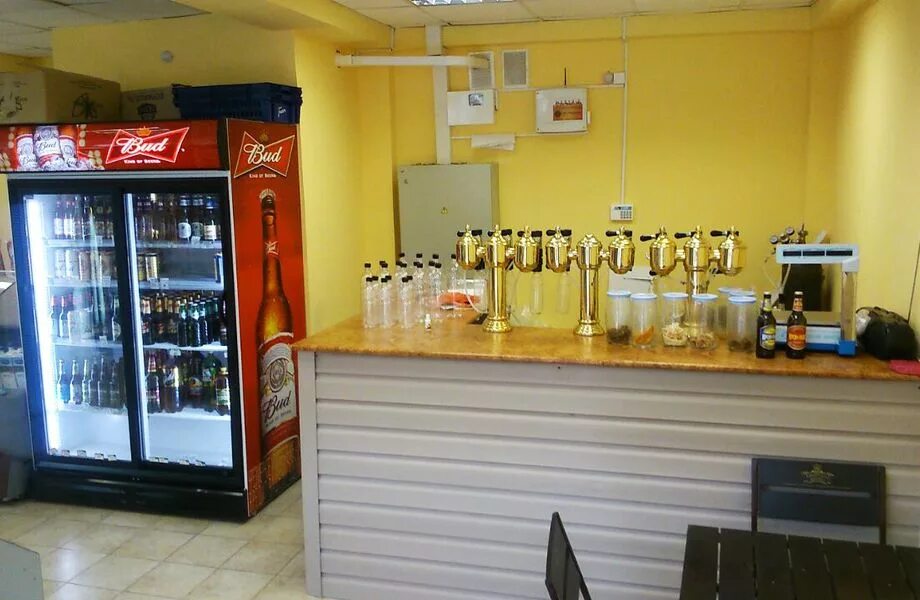 мебель для пивного магазина. пивнушки рядом со мной. пивной магазин екатеринбург. отделка пивных магазинов внутренняя. аренда пивных.