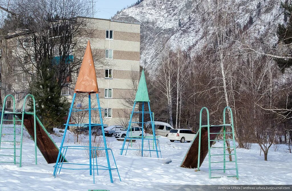 Квартира в черемушках хакасия. Парк Черёмушки Хакасия. П Черемушки Республика Хакасия. Парк аттракционов пгт Черёмушки Хакасия. Парк аттракционов Абаза Хакасия.