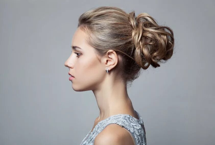 Loose bun Bridesmaid hair, Very short bob hairstyles, Short wavy hair