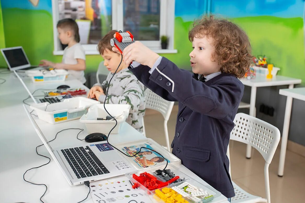 Gorobo. дополнительное образование детей спб. робототехника для детей спб. роббо робоплатформа. кружок робототехники для детей.