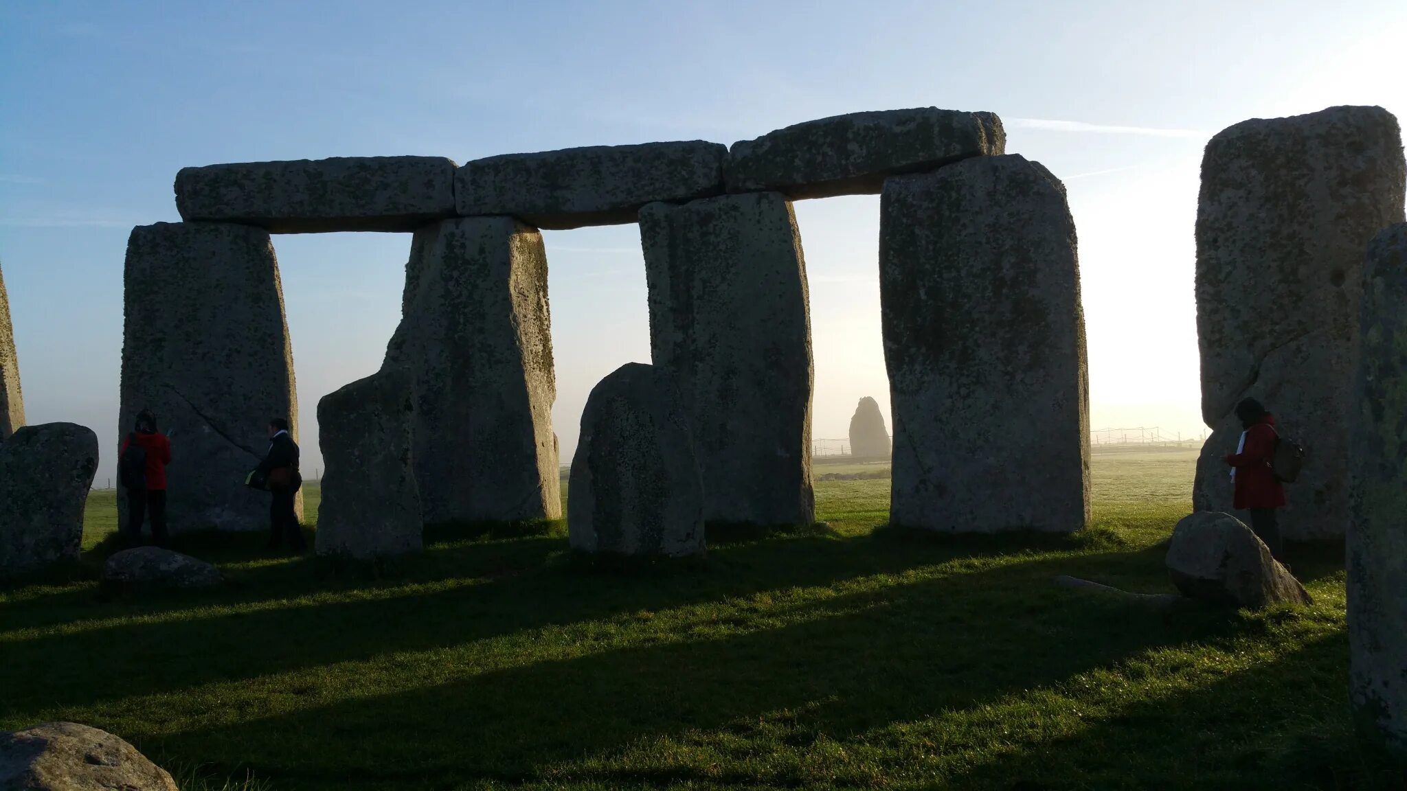 Before stonehenge. Стоунхендж буддийский. боскеднанский каменный круг. стоунхендж армения зимой. blue stones stonehenge.