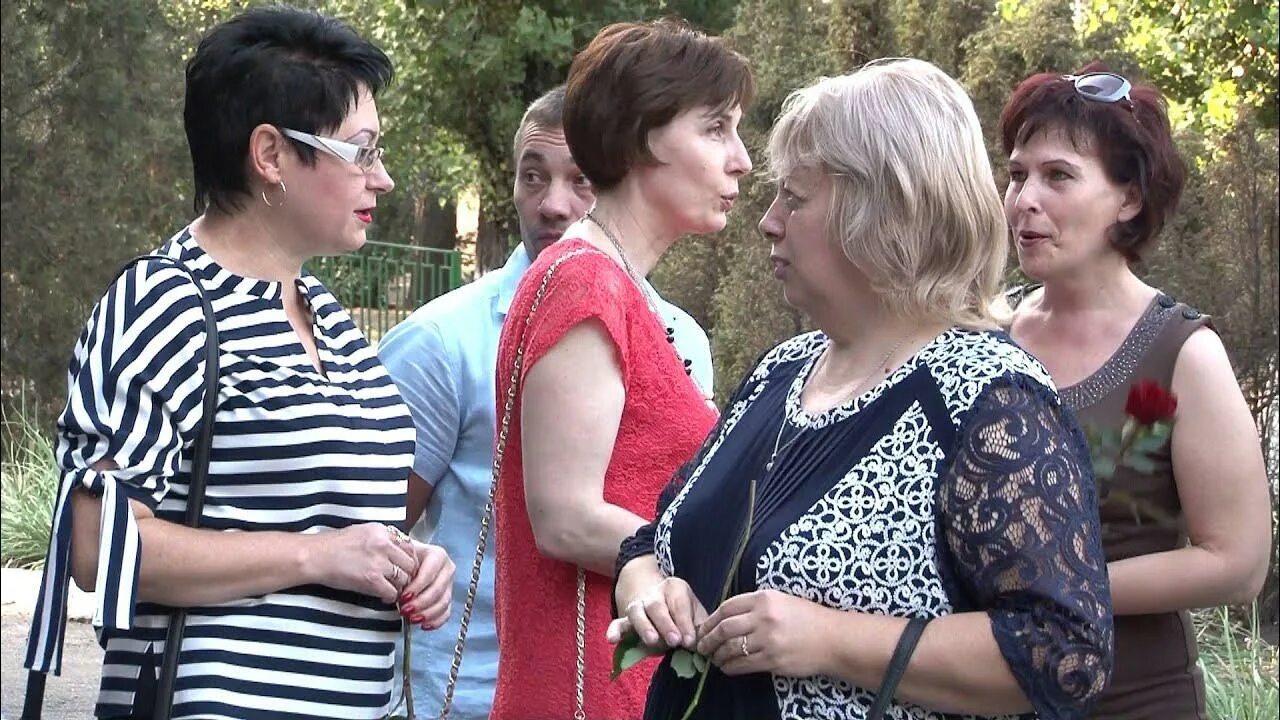 Встреча одноклассников на 30 лет. Встреча одноклассников 30 лет спустя. фото встреча одноклассников через 30 лет. встреча одноклассников в айтуганова. встреча выпускников 50 лет спустя.