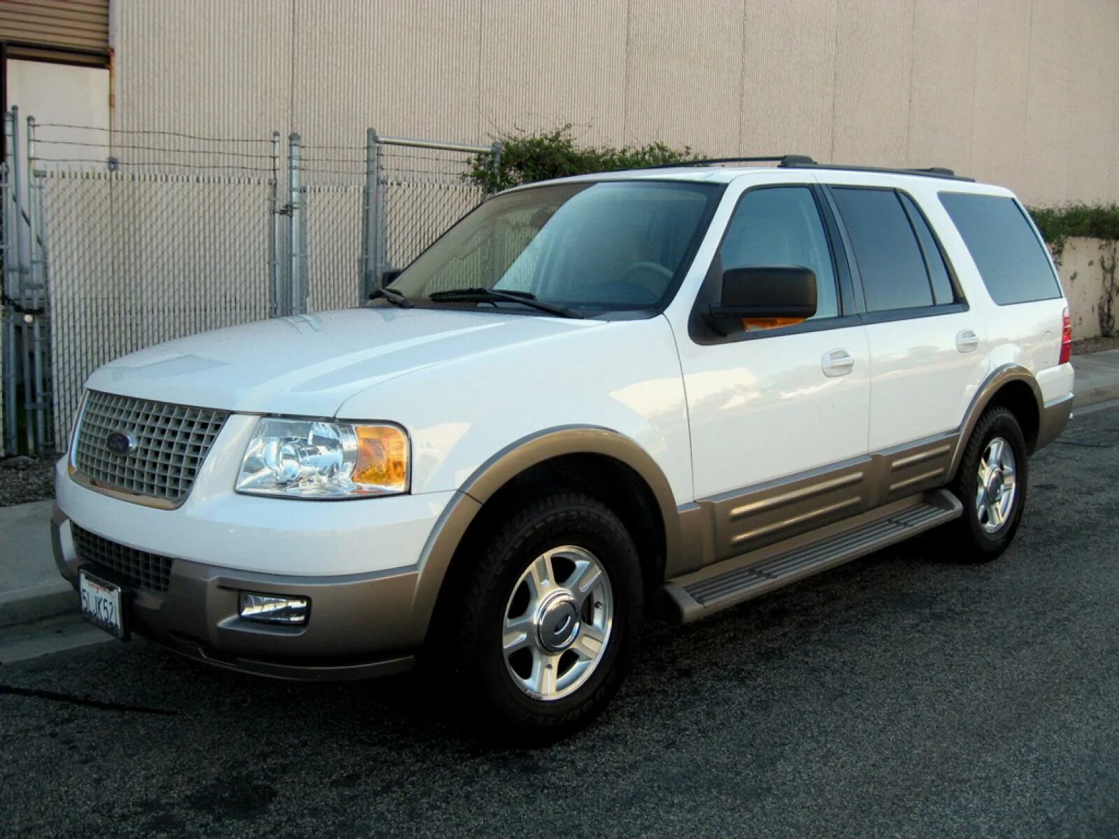 Форд экспедишн 1 поколение. Ford expedition 2004. Форд экспедишн 2004. Ford expedition 2005. Ford expedition, черный 2004.