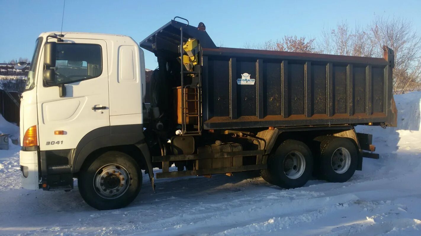 Грузовик дром амурская. Самосвал Хино 700 Иркутск. Hino самосвал 1999. КАМАЗ Хино. Hino 1995 самосвал.