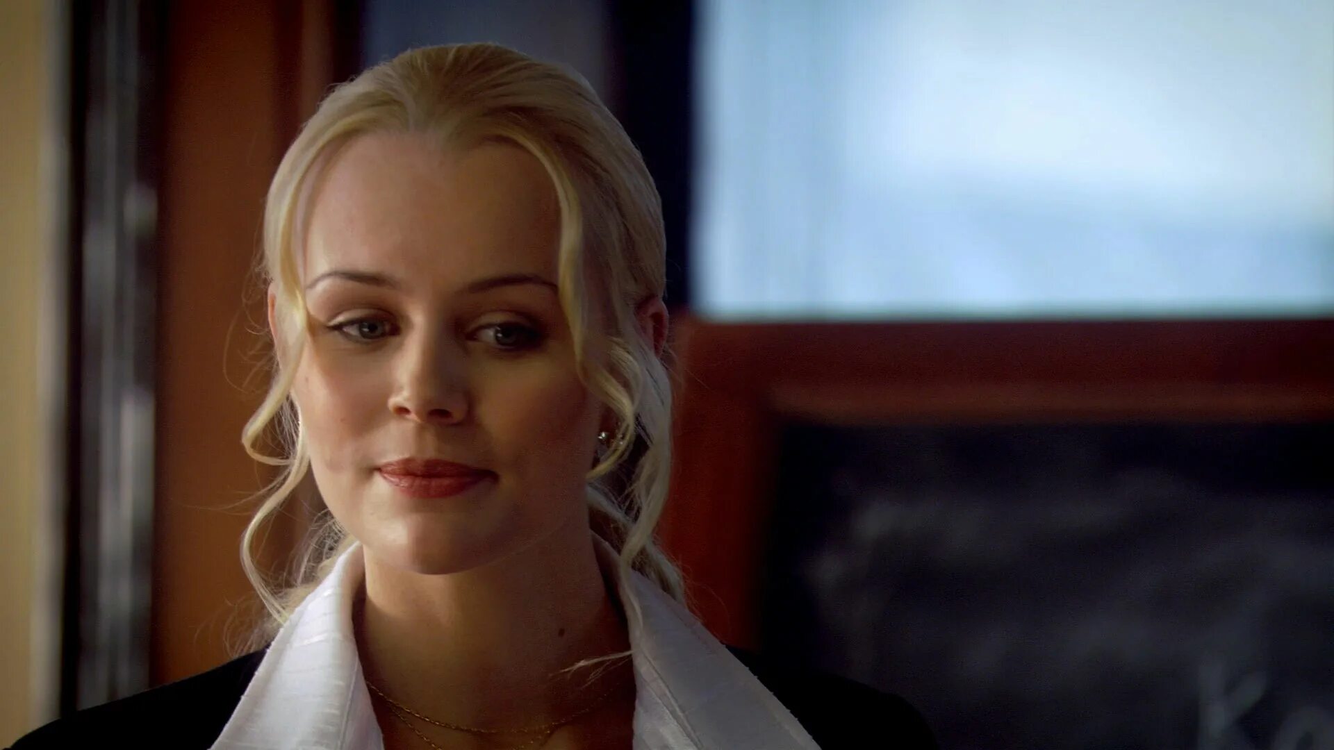 Хелена мэттссон особь 4. Презентация о гнедиче. Особь: пробуждение фильм 2007 кадры. Джастин лазард универсальный солдат. Наташа хенстридж особь species.