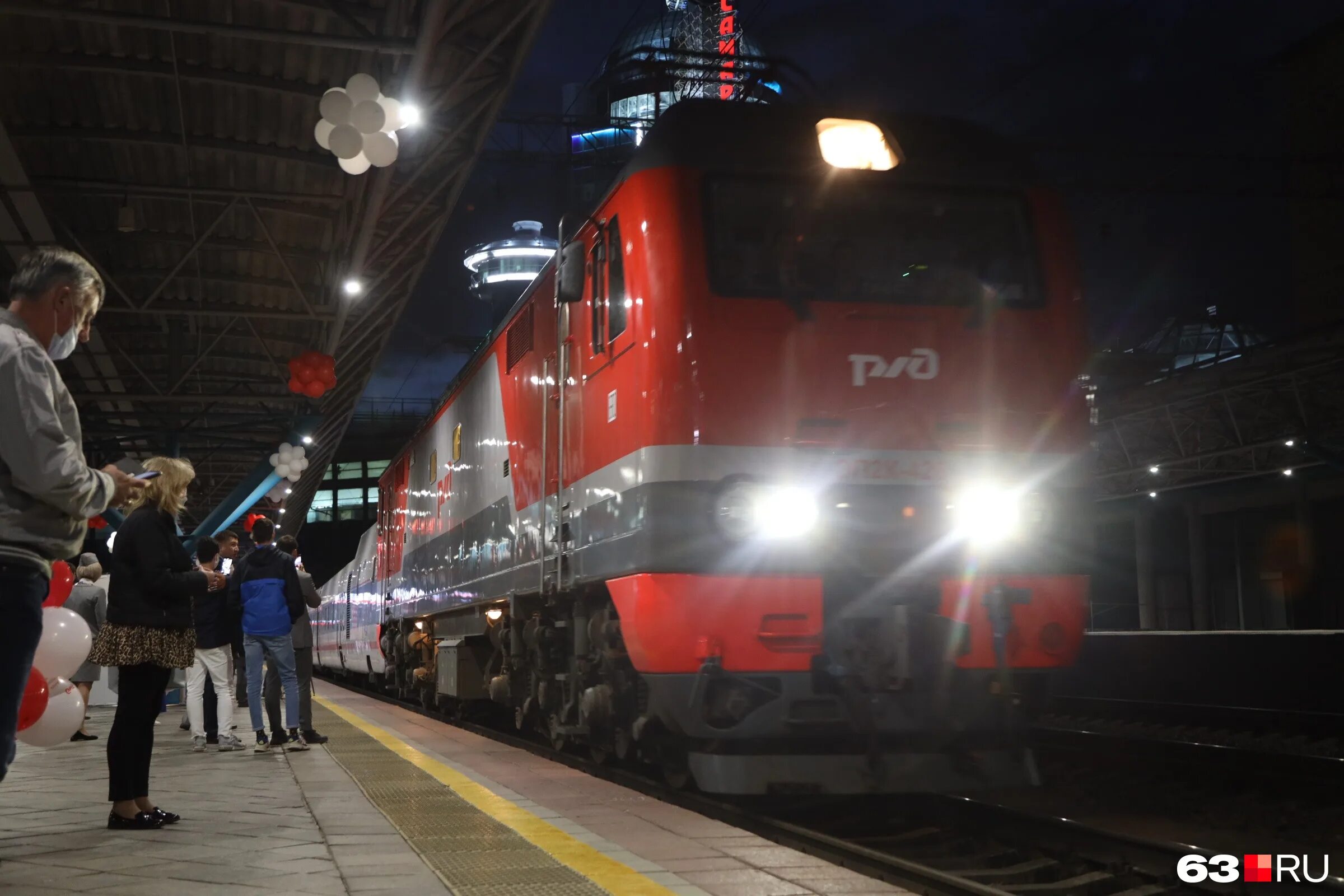 скоростной поезд сапсан москва санкт-петербург. ласточка электропоезд. электричка москвапитр. поезд стриж питер самара. сапсан поезд эстетика.