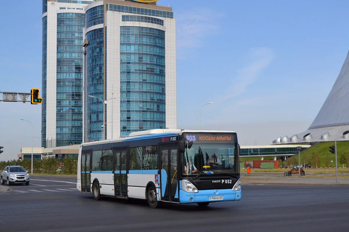 Проезд автобусом астана. 303 Автобус Астана. Автобусы города Астана. Автобус Ирисбус Астана. Астана автовокзал.