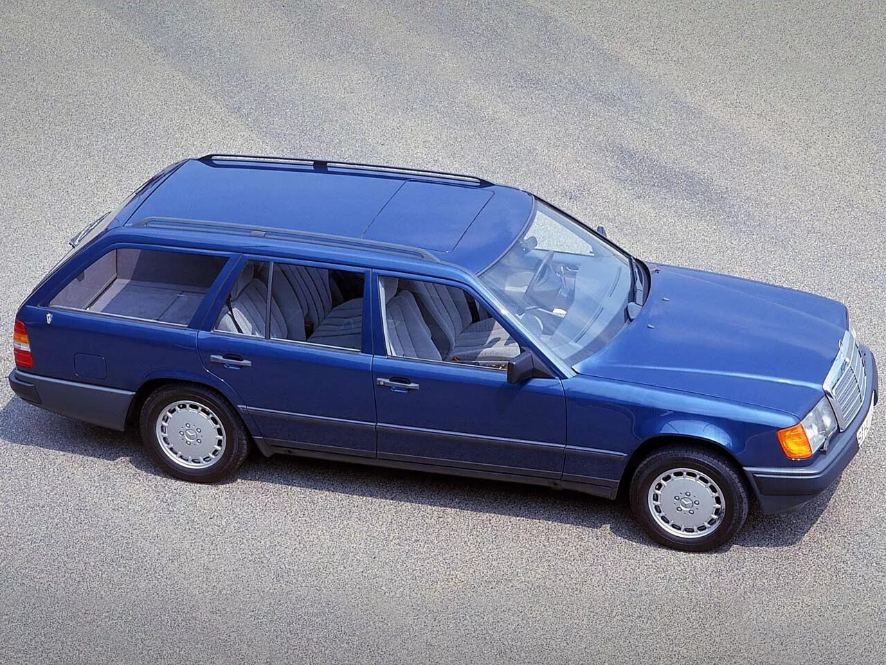 Мерседес 124 универсал купить. Mercedes-Benz w124 универсал. Mercedes Benz 124 универсал. Мерседес s124 универсал. Мерседес w124 универсал.