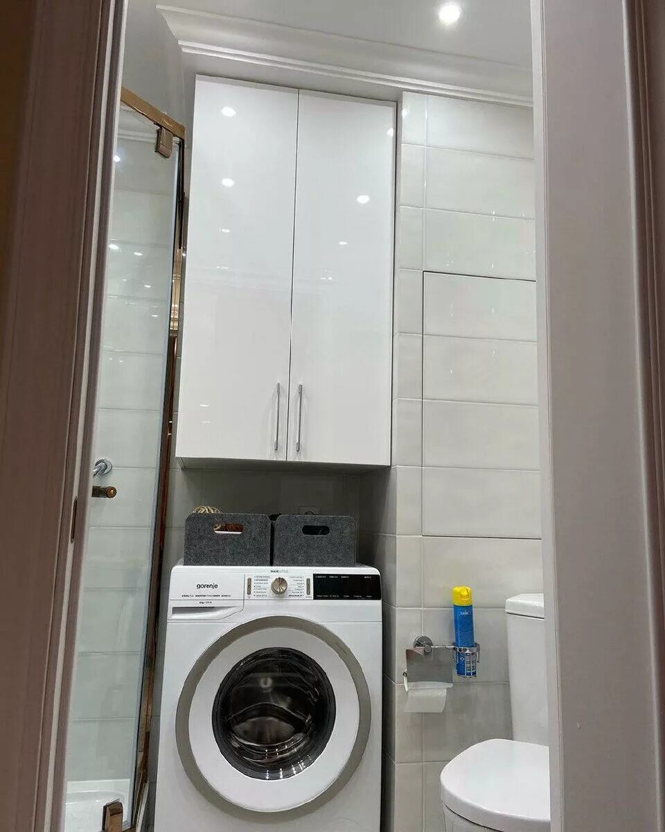 Навесной шкаф над стиральной машиной. Шкаф напольный для стиральной машины 64 см акватон. Шкаф для стиральной машины в ванной. Шкаф над стиральной машиной акватон лондри. Шкаф в ванную комнату для стиральной машины.