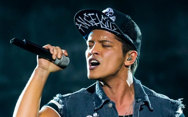 Bruno mars versace. Bruno mars versace