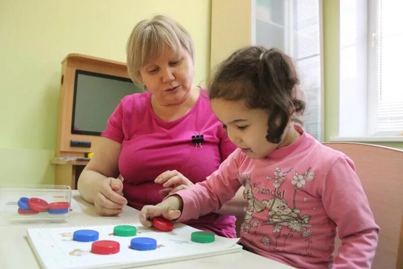 Занятия по коррекции развитию речи. Занятия с детьми аутистами. коррекционно-развивающие занятия. коррекционные занятия для детей. занятия для аутистов.