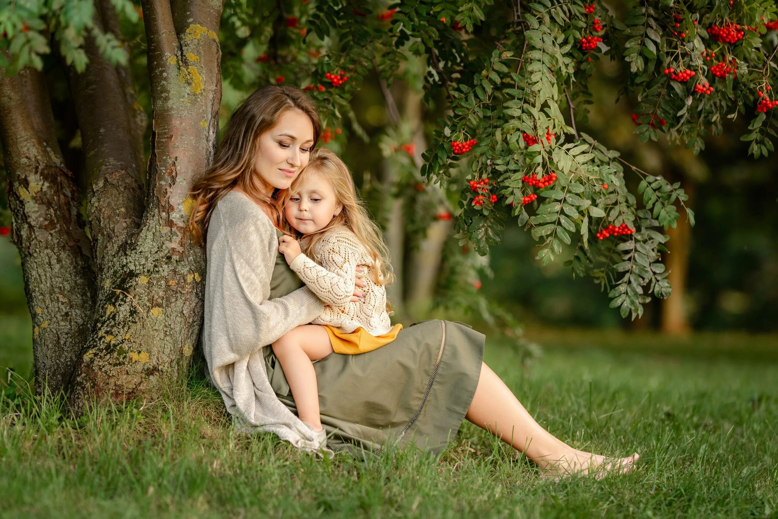 Русскую дочку с другом. Анна павага родители. Русскую дочку с другом. Женщина в платке. Красивые мамаши с дочками.