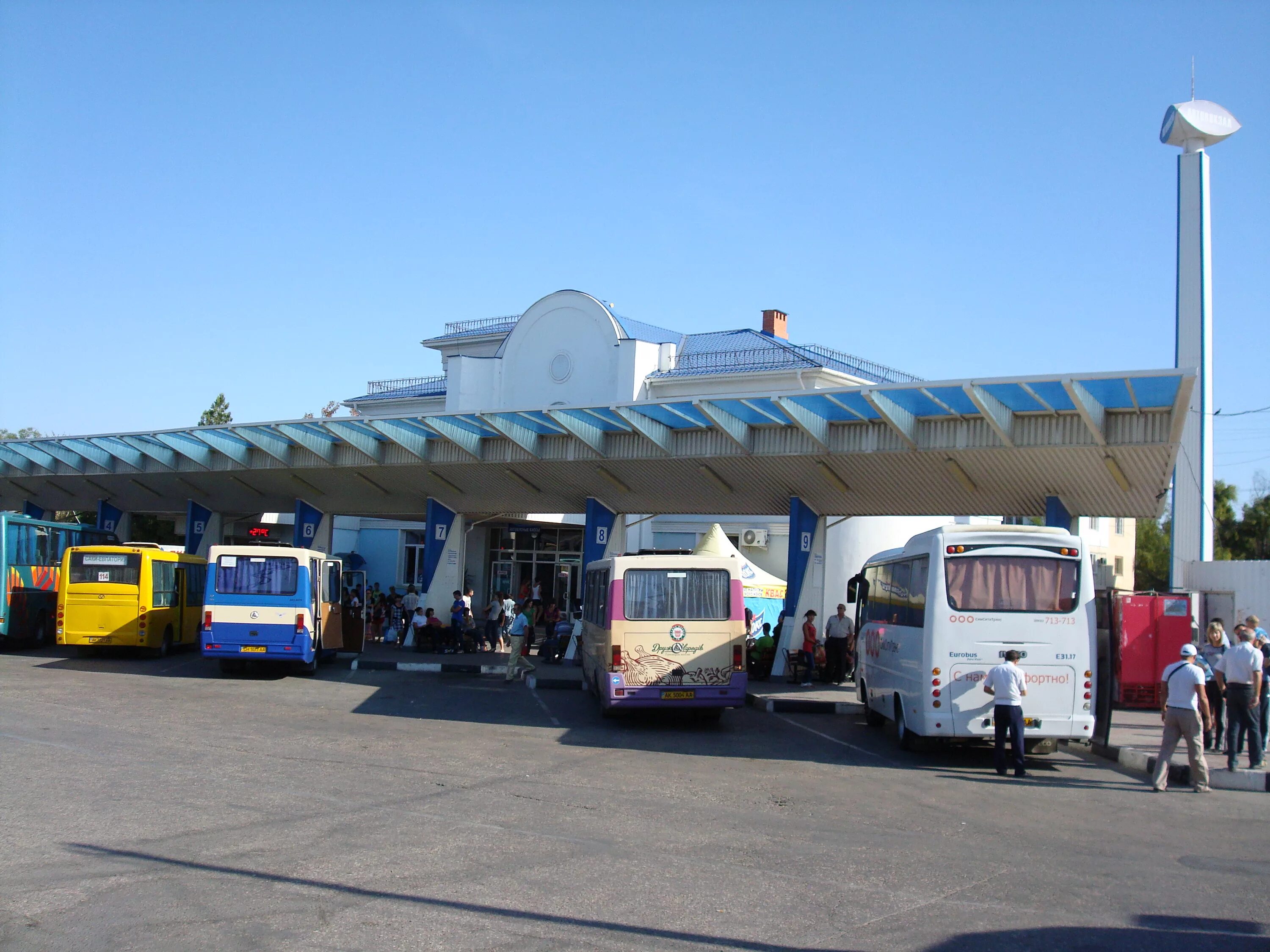 Автостанция черноморское. Автостанция евпатория. автовокзал крым. евпатория атп. автостанции крымавтотранс.
