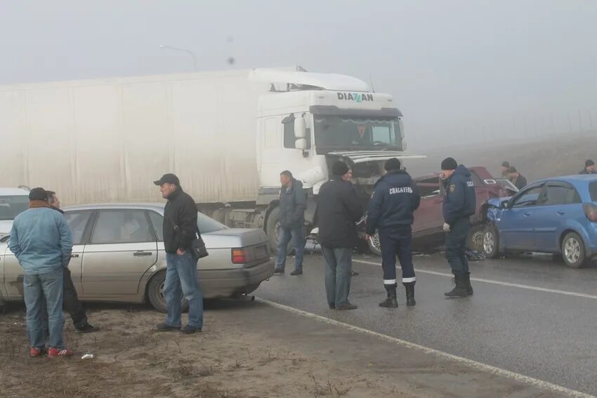 Что творится на границе с белгородом. Трасса Белгород Павловск аварии. Трасса Белгород Павловск. Авария Белгород Павловск с грузовиком. Павловск авария за последние три дня.